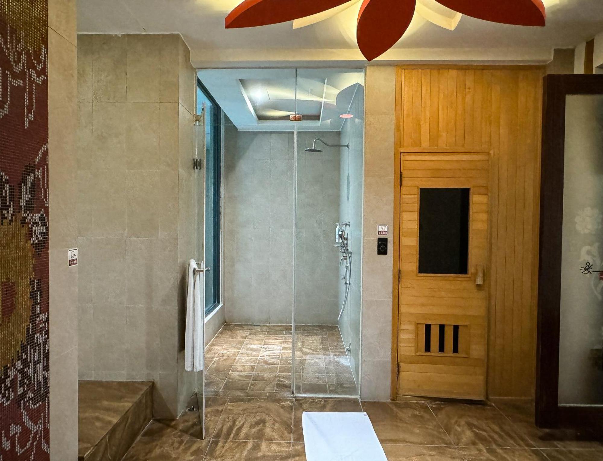 All-Ur Boutique Motel - Taichung Branch Esterno foto