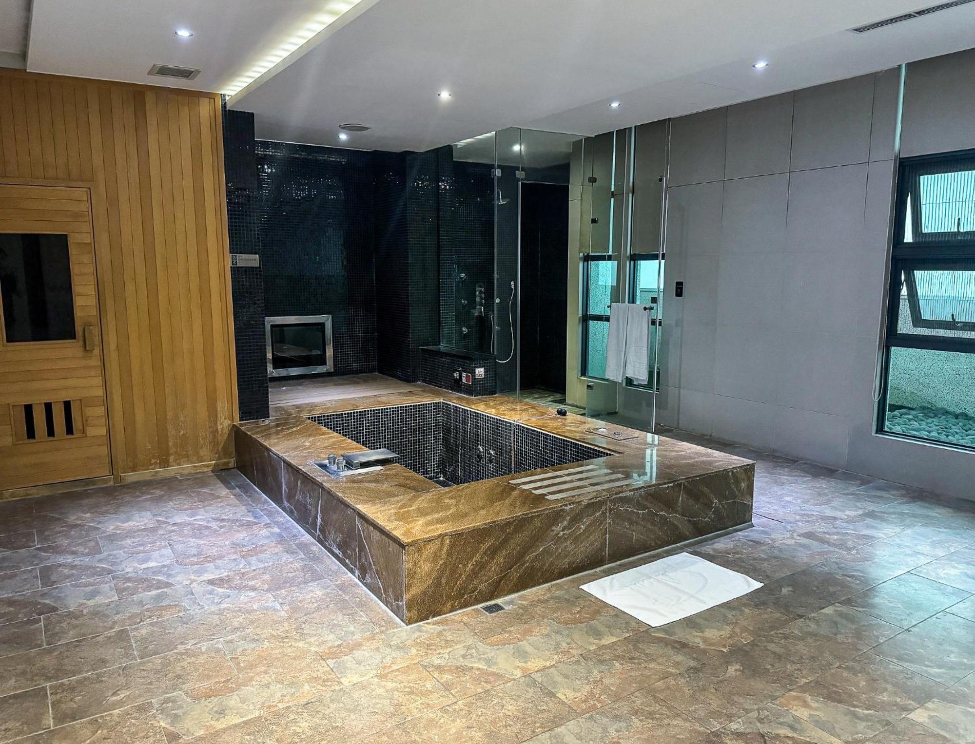 All-Ur Boutique Motel - Taichung Branch Esterno foto