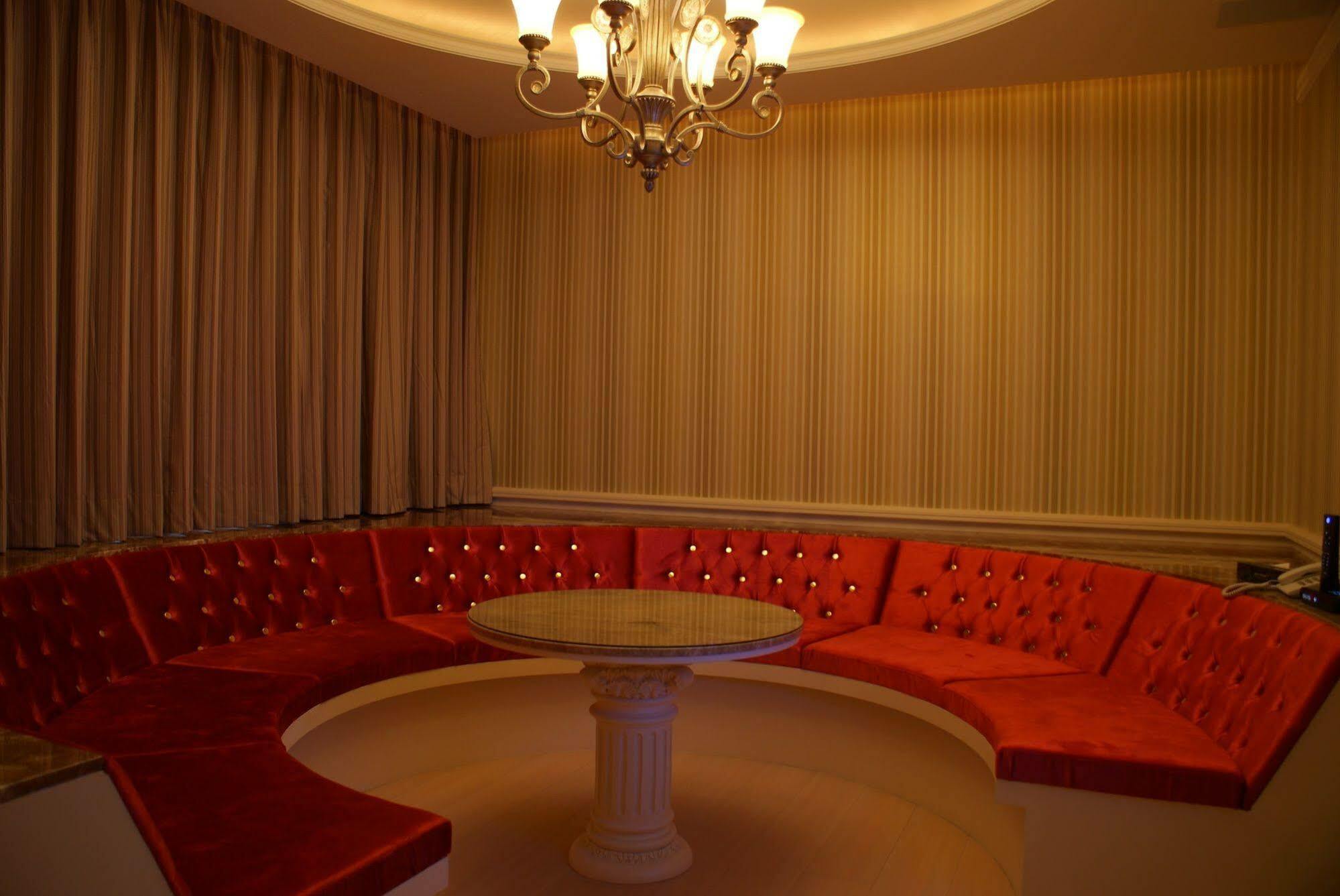 All-Ur Boutique Motel - Taichung Branch Esterno foto