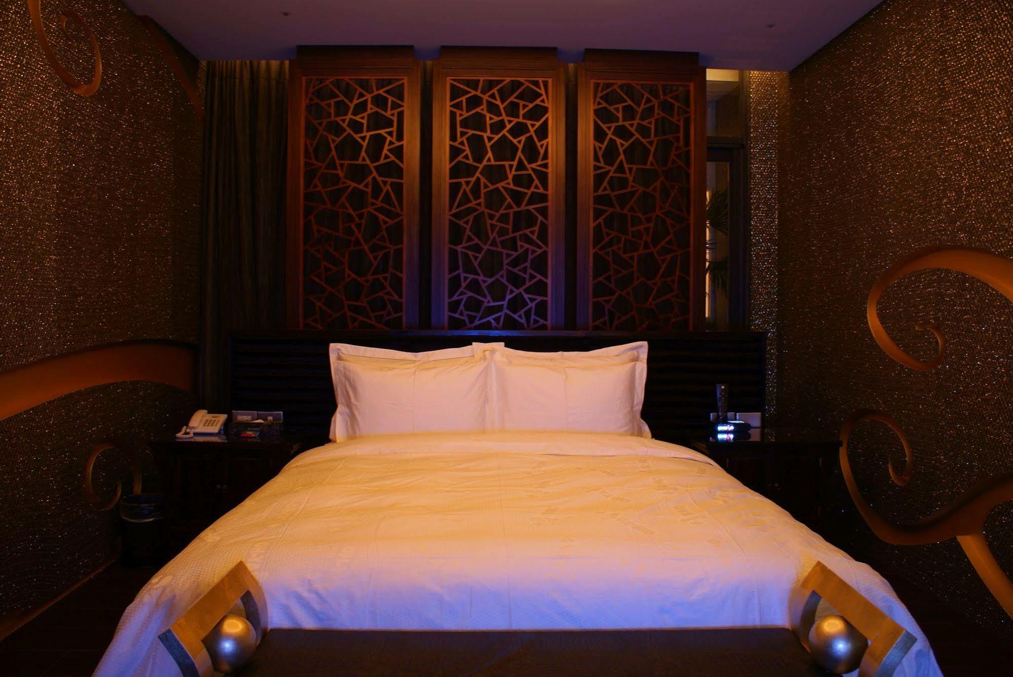 All-Ur Boutique Motel - Taichung Branch Esterno foto