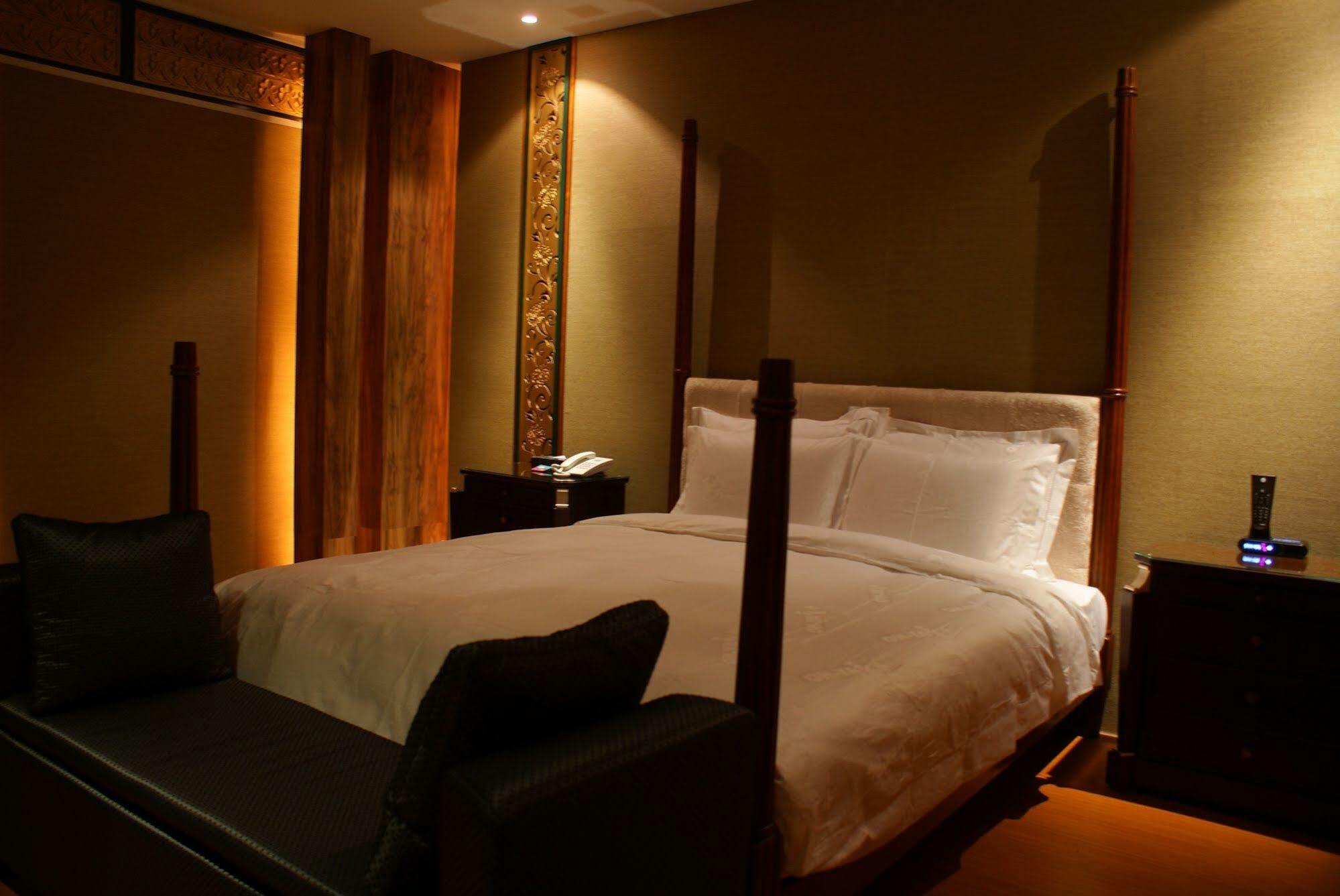 All-Ur Boutique Motel - Taichung Branch Esterno foto
