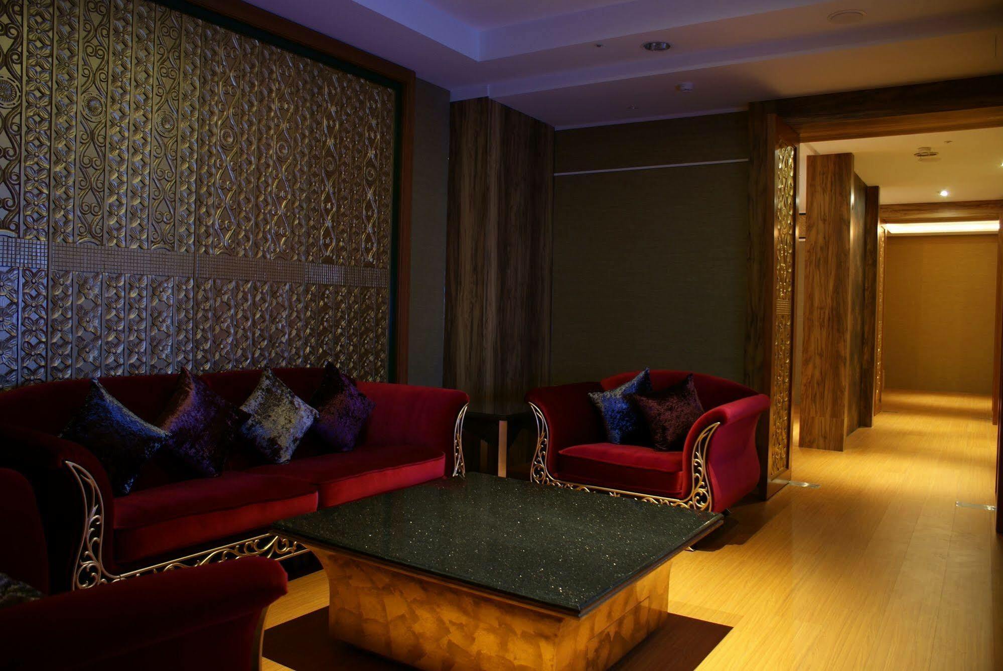 All-Ur Boutique Motel - Taichung Branch Esterno foto